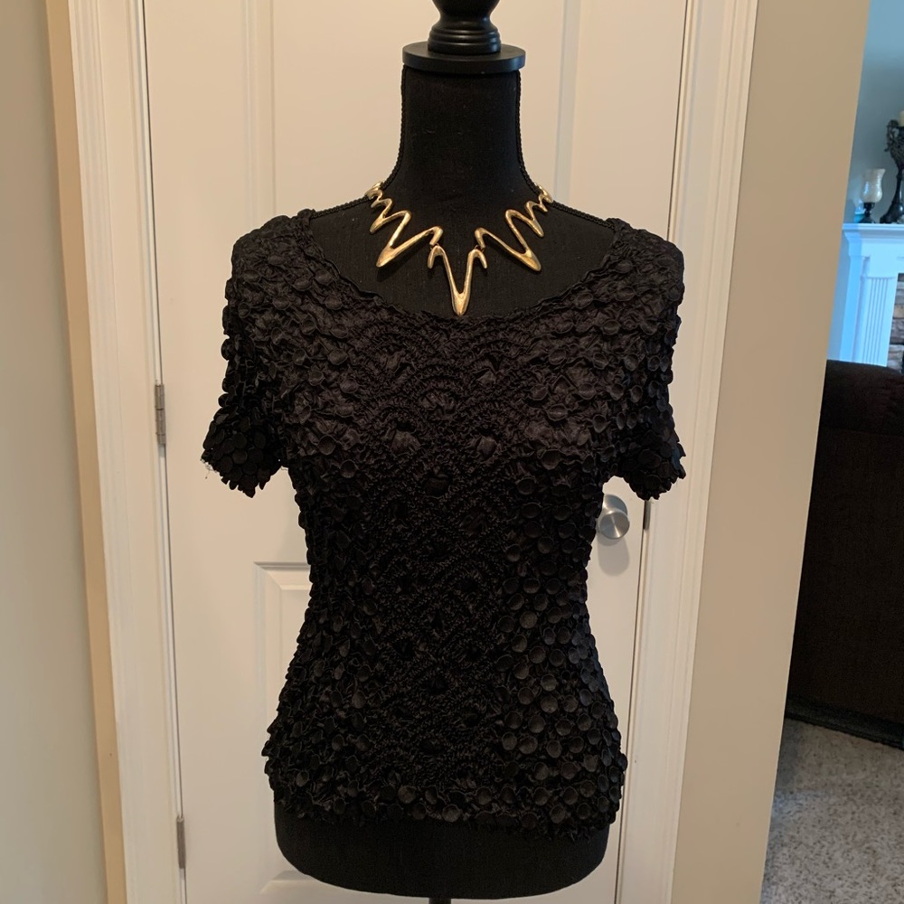 Black Rouched Short Sleeve Top